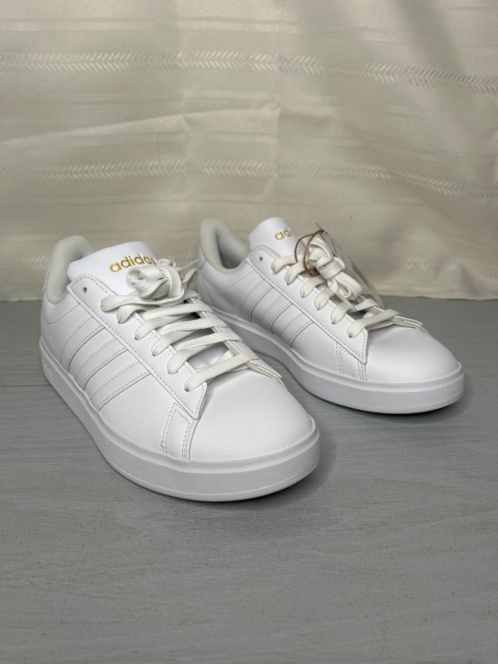 Adidas Grand Court 2.0 Womens Size 7.5 White Leather Sneakers Cloudfoam Shoes